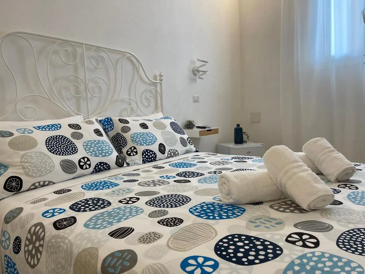 Guest house White Shell Rooms Self Check-In Affittacamere Alghero